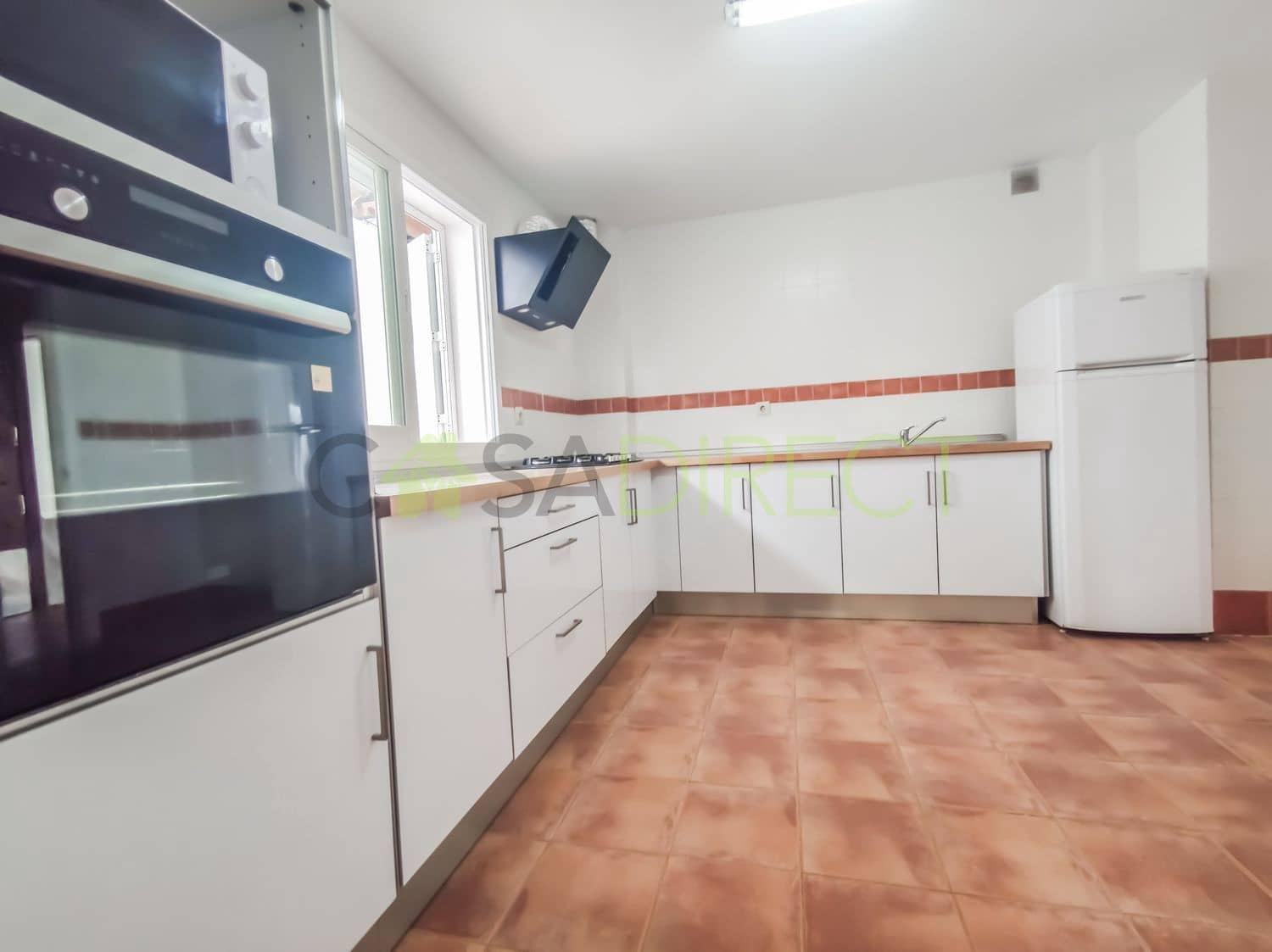 4 soveværelse Villa til leje i Almunecar med swimmingpool garage - € 2.450 (Ref: 8601253)