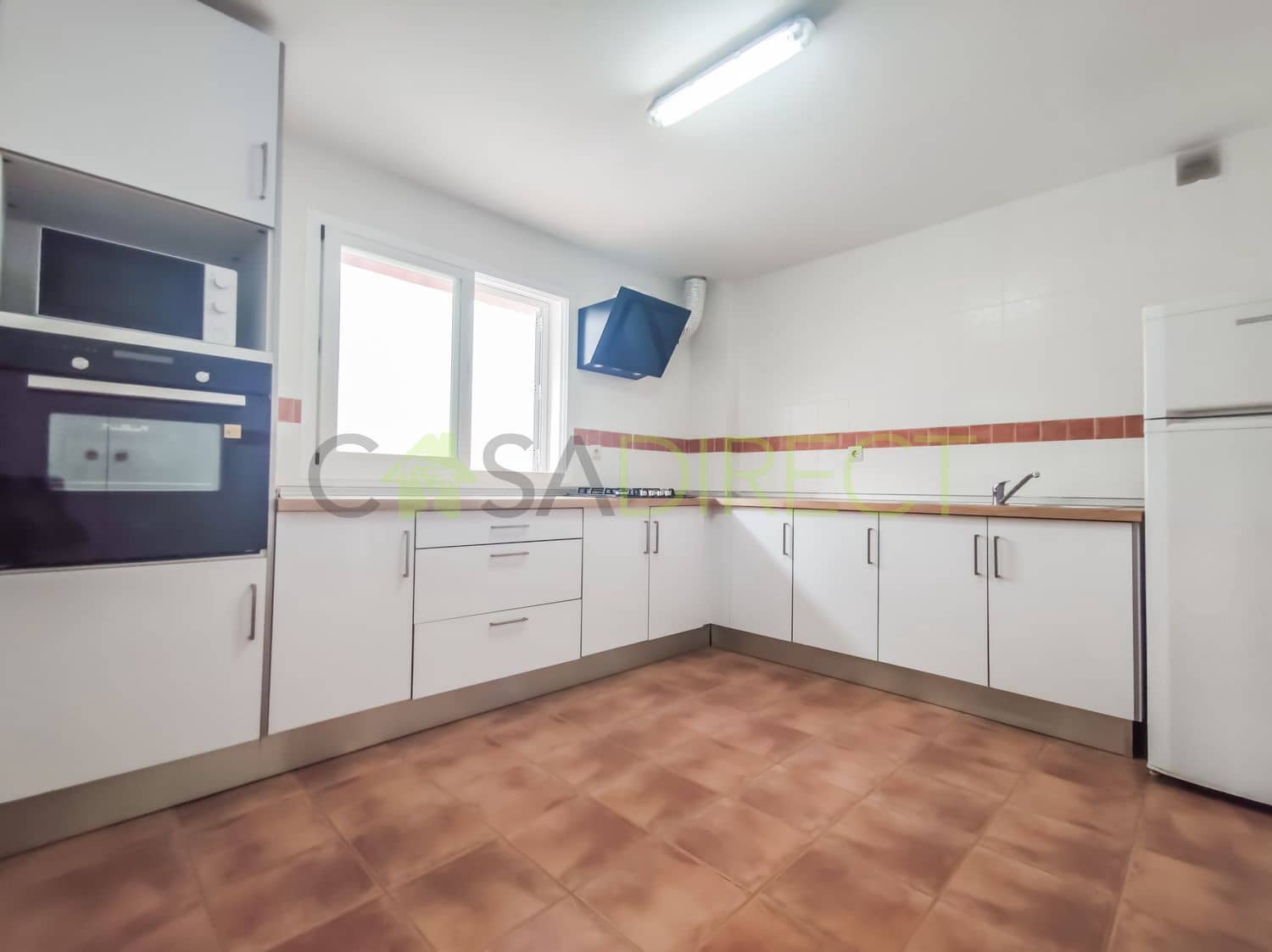 4 soveværelse Villa til leje i Almunecar med swimmingpool garage - € 2.450 (Ref: 8601253)