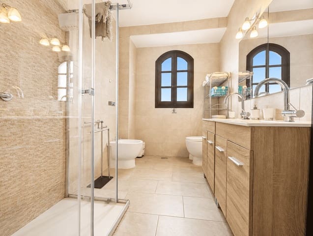 Villa/Maison de 2 chambres à louer à Capistrano, Nerja avec piscine - 1 860 € (Ref: 8634282)
