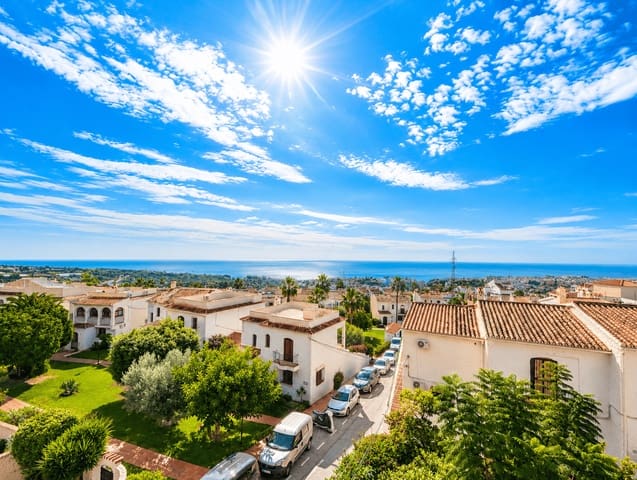 Villa/Maison de 2 chambres à louer à Capistrano, Nerja avec piscine - 1 860 € (Ref: 8634282)