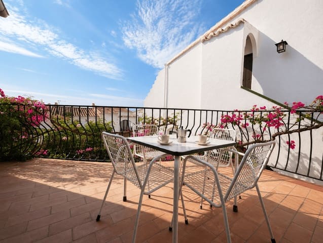 Villa/Maison de 2 chambres à louer à Capistrano, Nerja avec piscine - 1 860 € (Ref: 8634282)