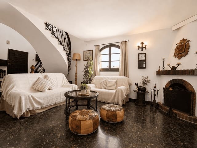 Villa/Maison de 2 chambres à louer à Capistrano, Nerja avec piscine - 1 860 € (Ref: 8634282)
