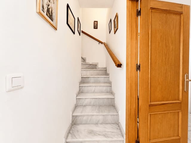 3 makuuhuone Huvila vuokrattavana paikassa Frigiliana - 900 € (Ref: 8671763)