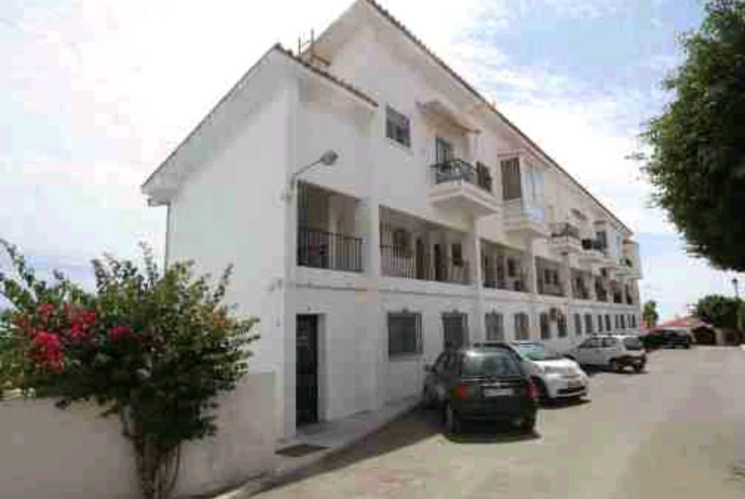 Piso de 1 habitación en Torrox en alquiler con piscina - 800 € (Ref: 8729215)