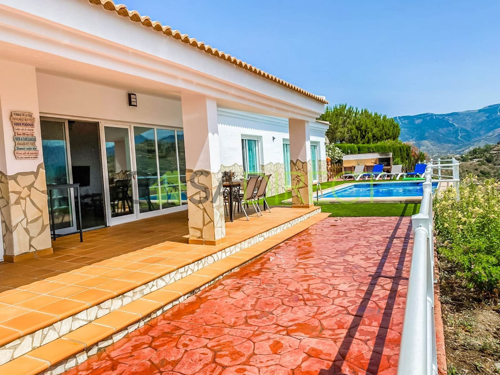 3 soveværelse Finca/Landehus til leje i Sayalonga med swimmingpool garage - € 1.400 (Ref: 8757433)