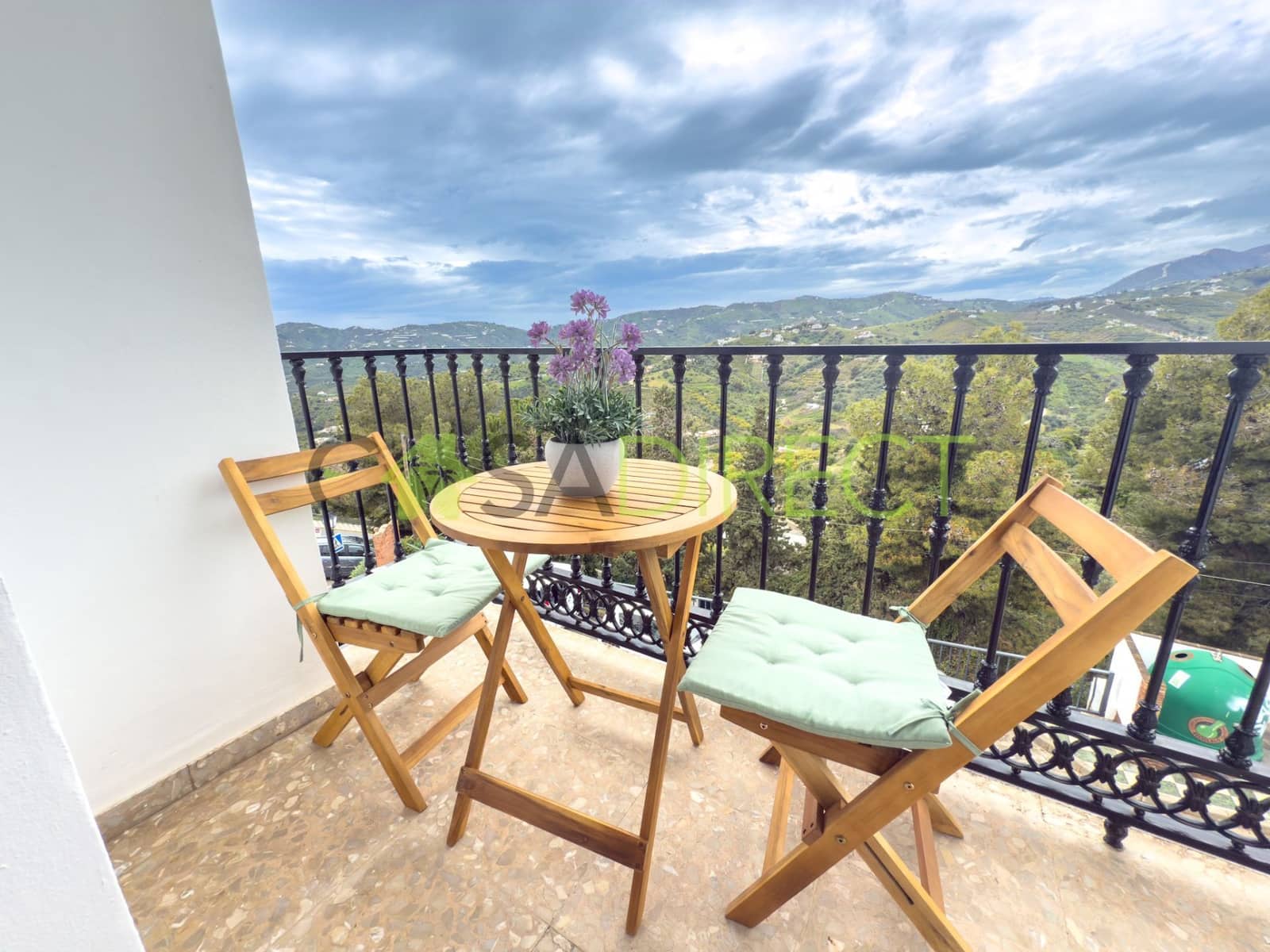 3 bedroom Flat for rent in Frigiliana - € 1,000 (Ref: 8786064)