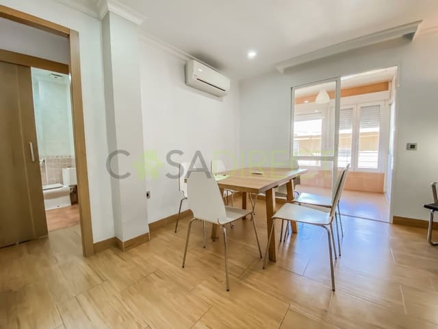 Apartamento de 3 habitaciones en Vélez-Málaga en alquiler - 1.200 € (Ref: 8836240)
