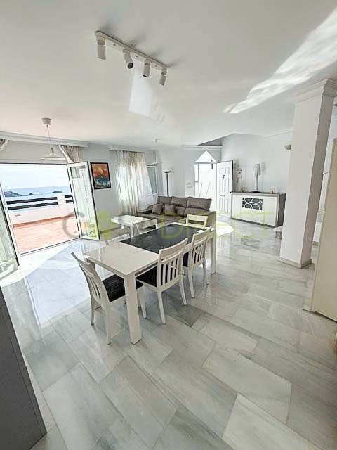 Villa/Maison Semi-Mitoyenne de 3 chambres à louer à Almunecar avec garage - 2 000 € (Ref: 8848913)