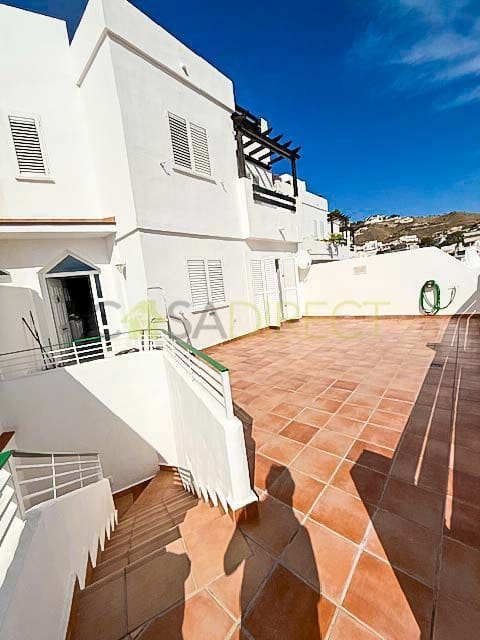 Villa/Maison Semi-Mitoyenne de 3 chambres à louer à Almunecar avec garage - 2 000 € (Ref: 8848913)