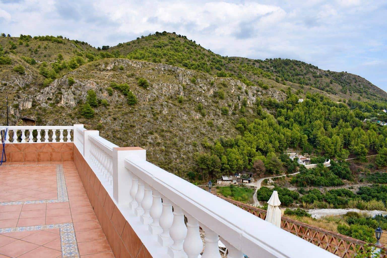 4 soveværelse Villa til leje i Frigiliana med swimmingpool garage - € 1.800 (Ref: 8859562)