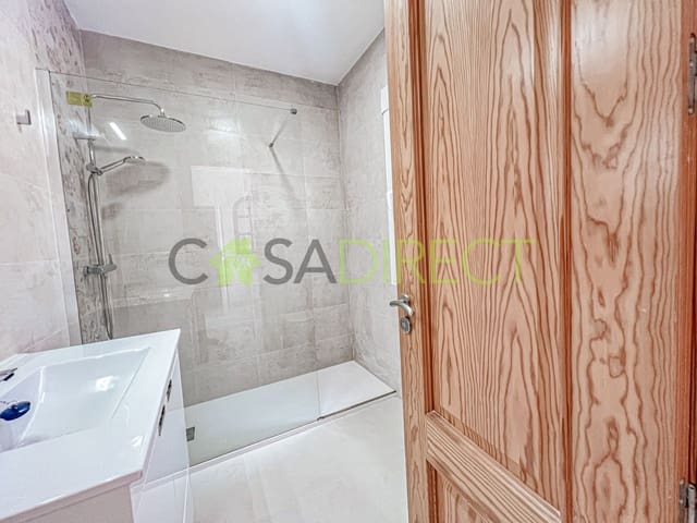 Appartement de 2 chambres à louer à Torrox-Costa, Torrox - 1 100 € (Ref: 8862410)