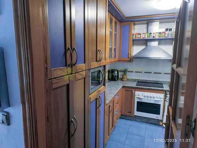 4 slaapkamer Halfvrijstaande villa te koop in Salobreña - € 215.000 (Ref: 8866840)