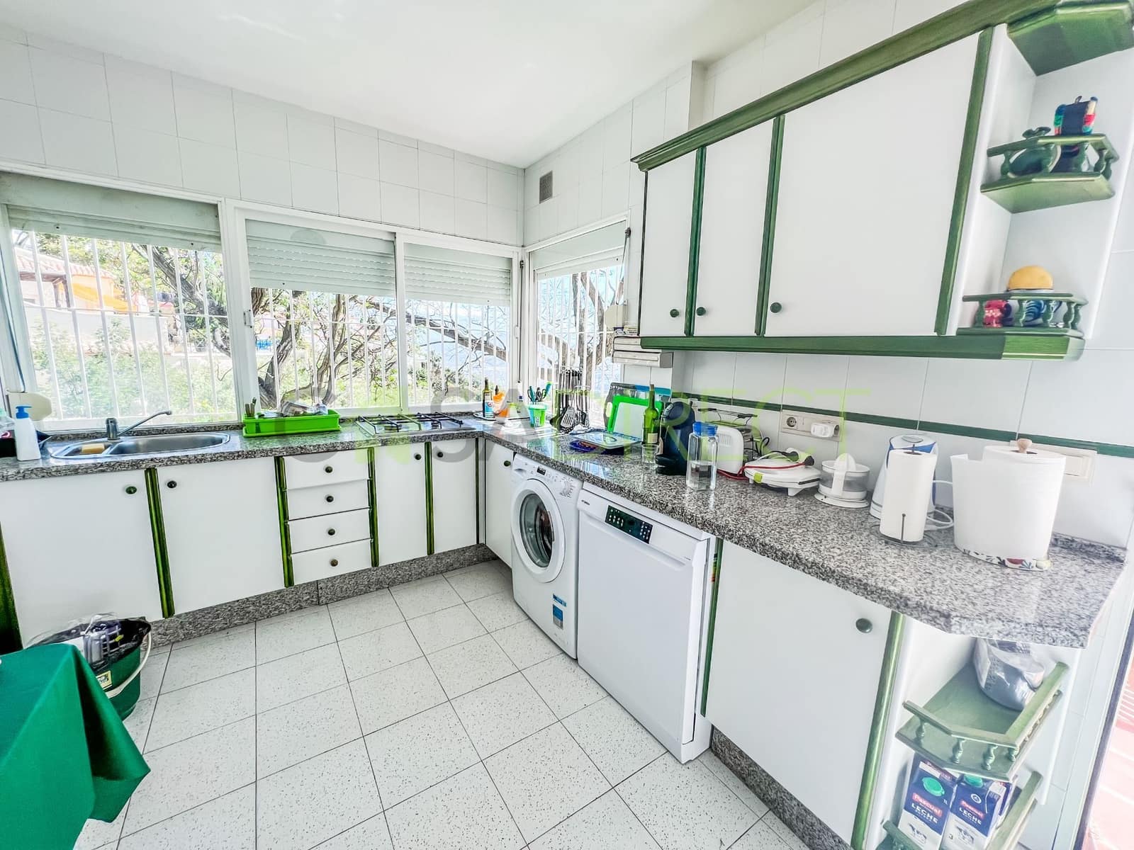 5 soveværelse Villa til leje i Salobrena med swimmingpool - € 1.500 (Ref: 8875509)