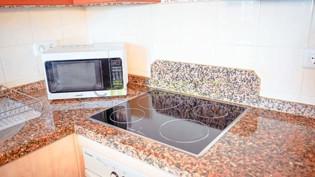 2 bedroom Flat for rent in Torre del Mar, Vélez-Málaga - € 960 (Ref: 8881328)