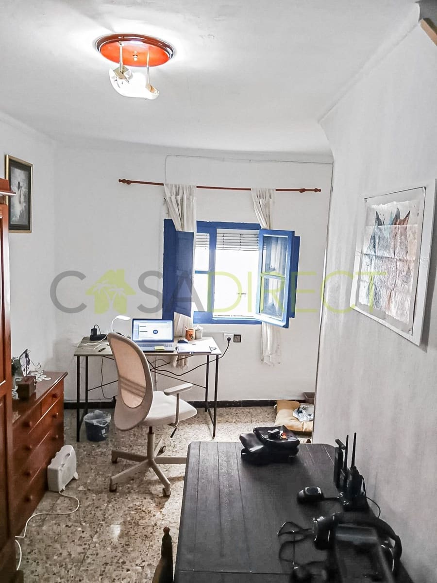 4 Zimmer Villa zu verkaufen in Sayalonga - 128.000 € (Ref: 8896242)