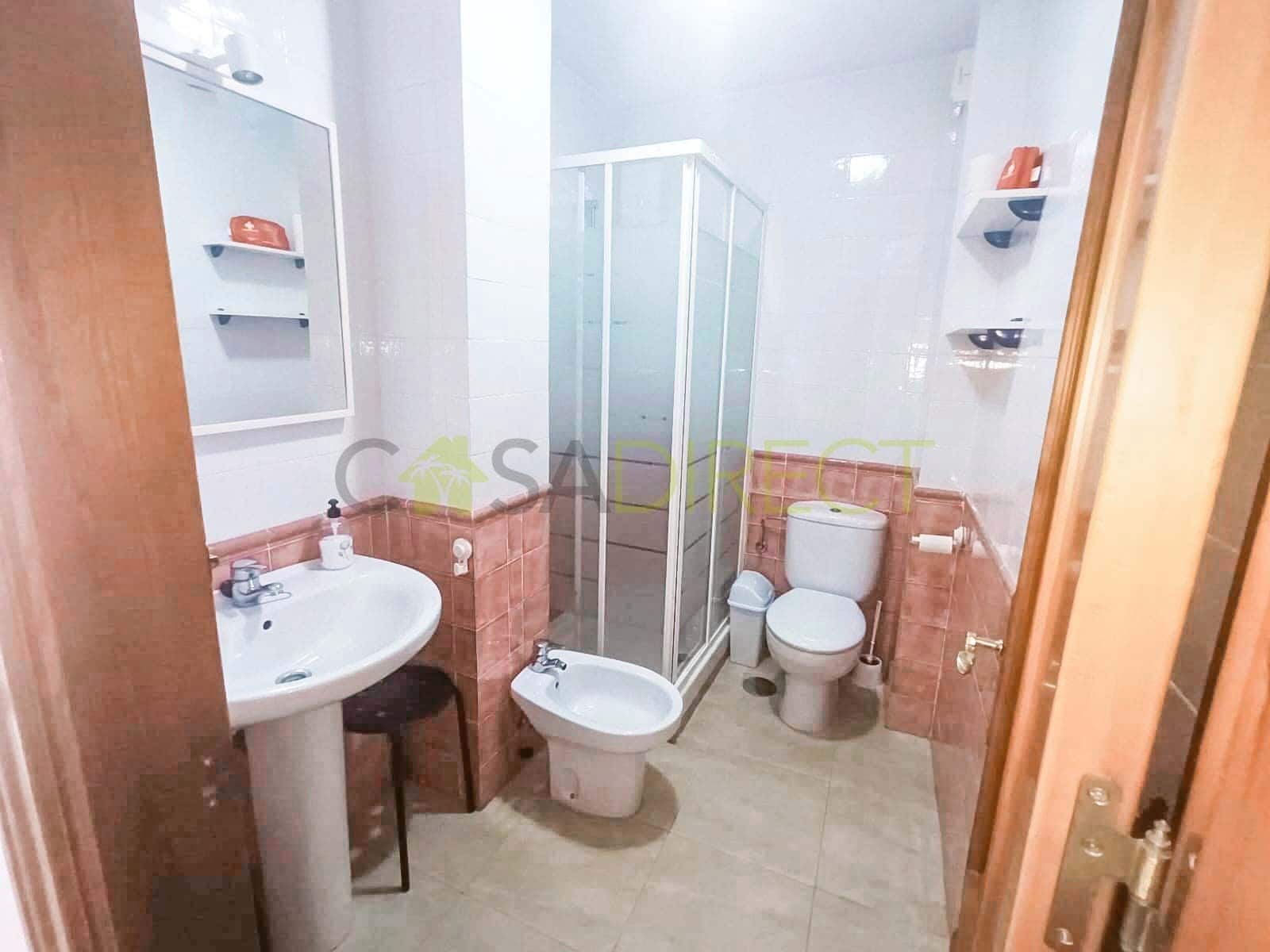 2 slaapkamer Flat te huur in Nerja - € 950 (Ref: 8899790)