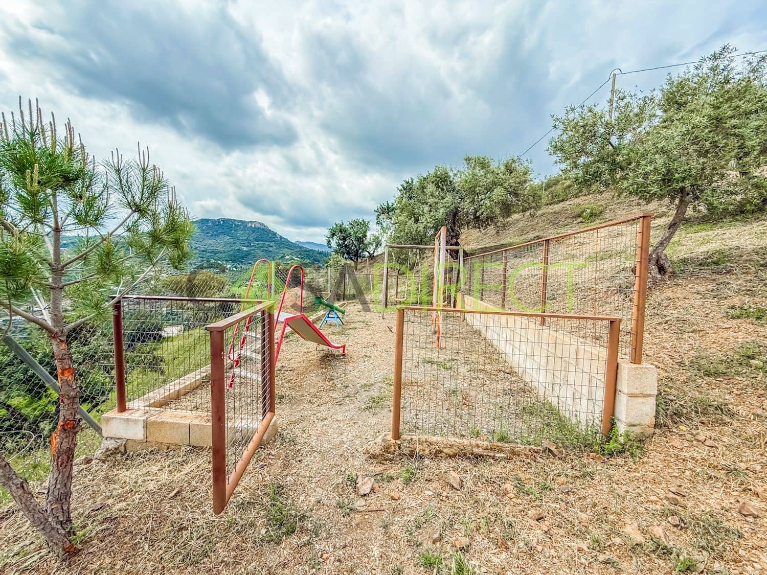 6 soveværelse Villa til salg i Colmenar med swimmingpool garage - € 451.500 (Ref: 8932033)