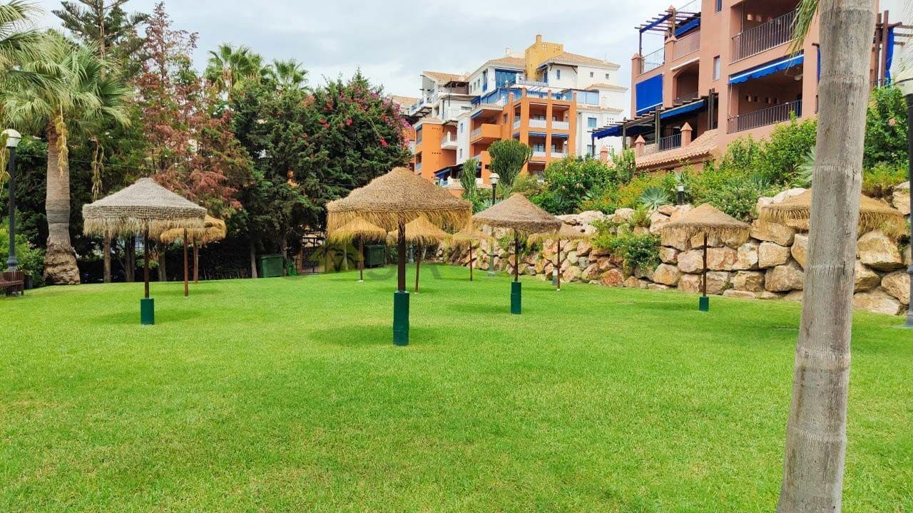 2 quarto Apartamento para arrendar em Almunecar com piscina garagem - 1 200 € (Ref: 8948462)