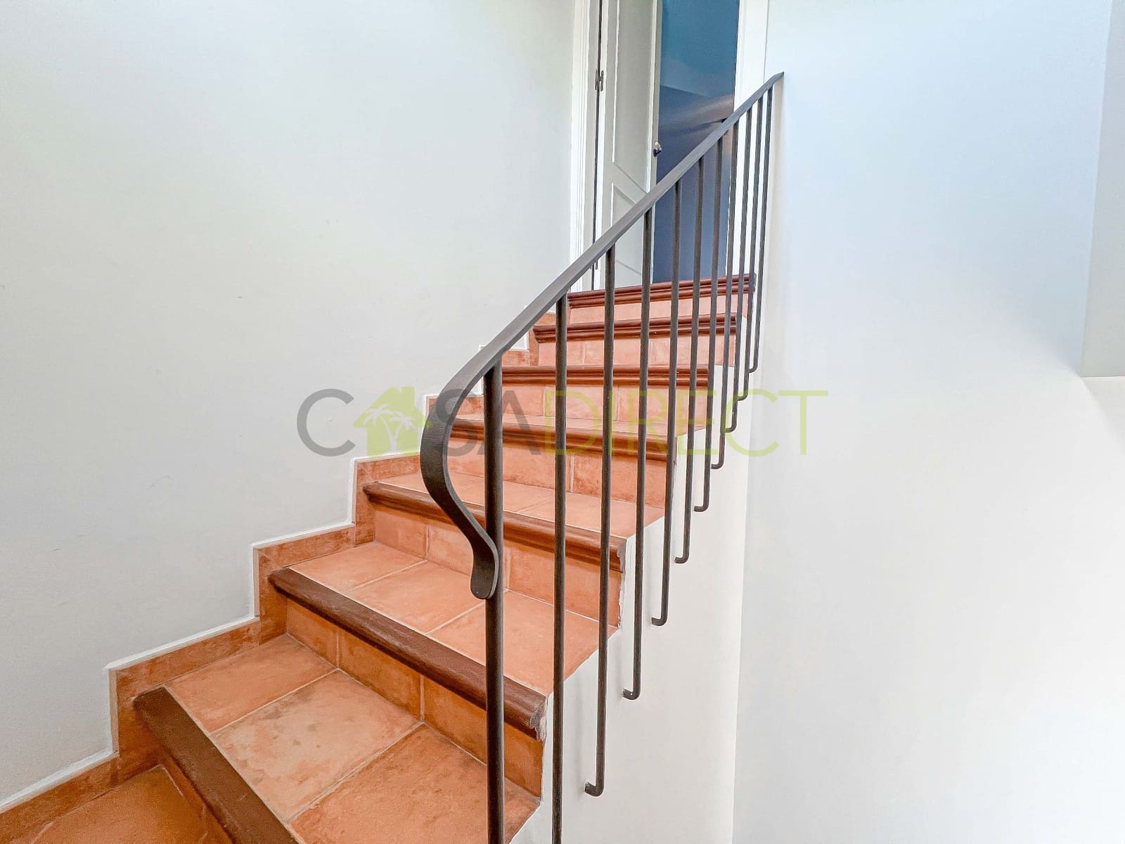 3 sypialnia Willa na sprzedaż w Torrox z basenem garażem - 675 000 € (Ref: 8951305)