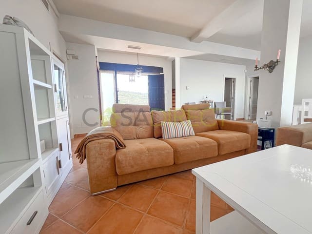 3 sypialnia Willa na sprzedaż w Torrox z basenem garażem - 675 000 € (Ref: 8951305)