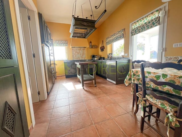 3 sypialnia Willa na sprzedaż w Torrox z basenem garażem - 675 000 € (Ref: 8951305)