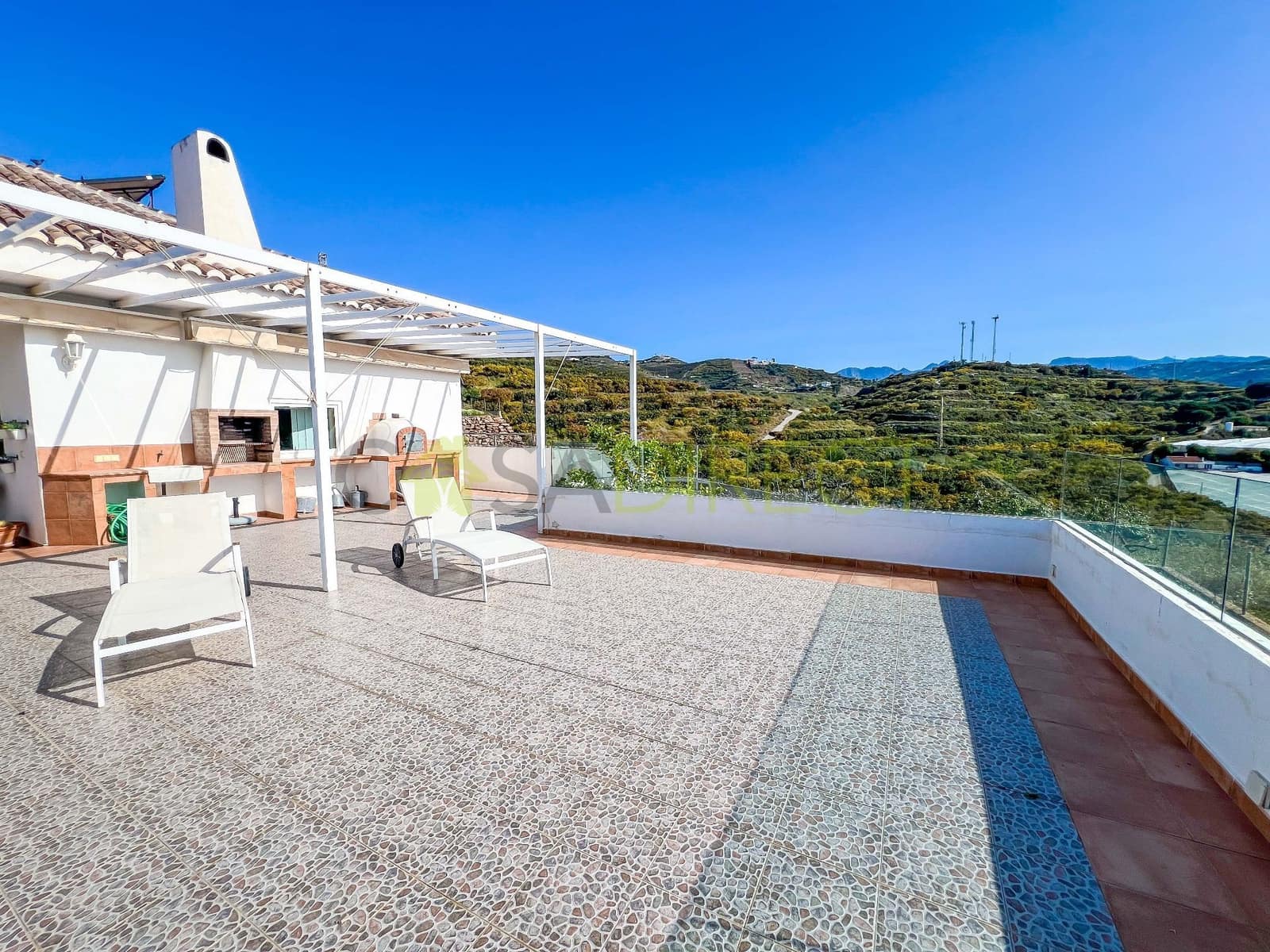 3 sypialnia Willa na sprzedaż w Torrox z basenem garażem - 675 000 € (Ref: 8951305)