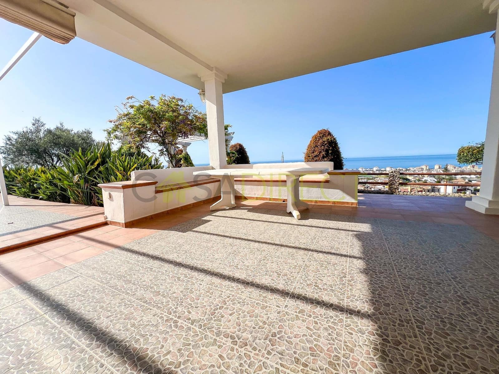 3 sypialnia Willa na sprzedaż w Torrox z basenem garażem - 675 000 € (Ref: 8951305)