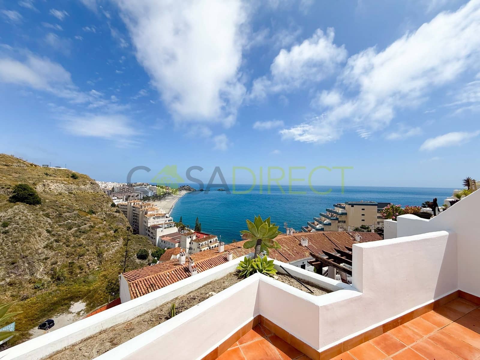 3 bedroom Semi-detached Villa for rent in Almunecar with garage - € 2,000 (Ref: 8982123)