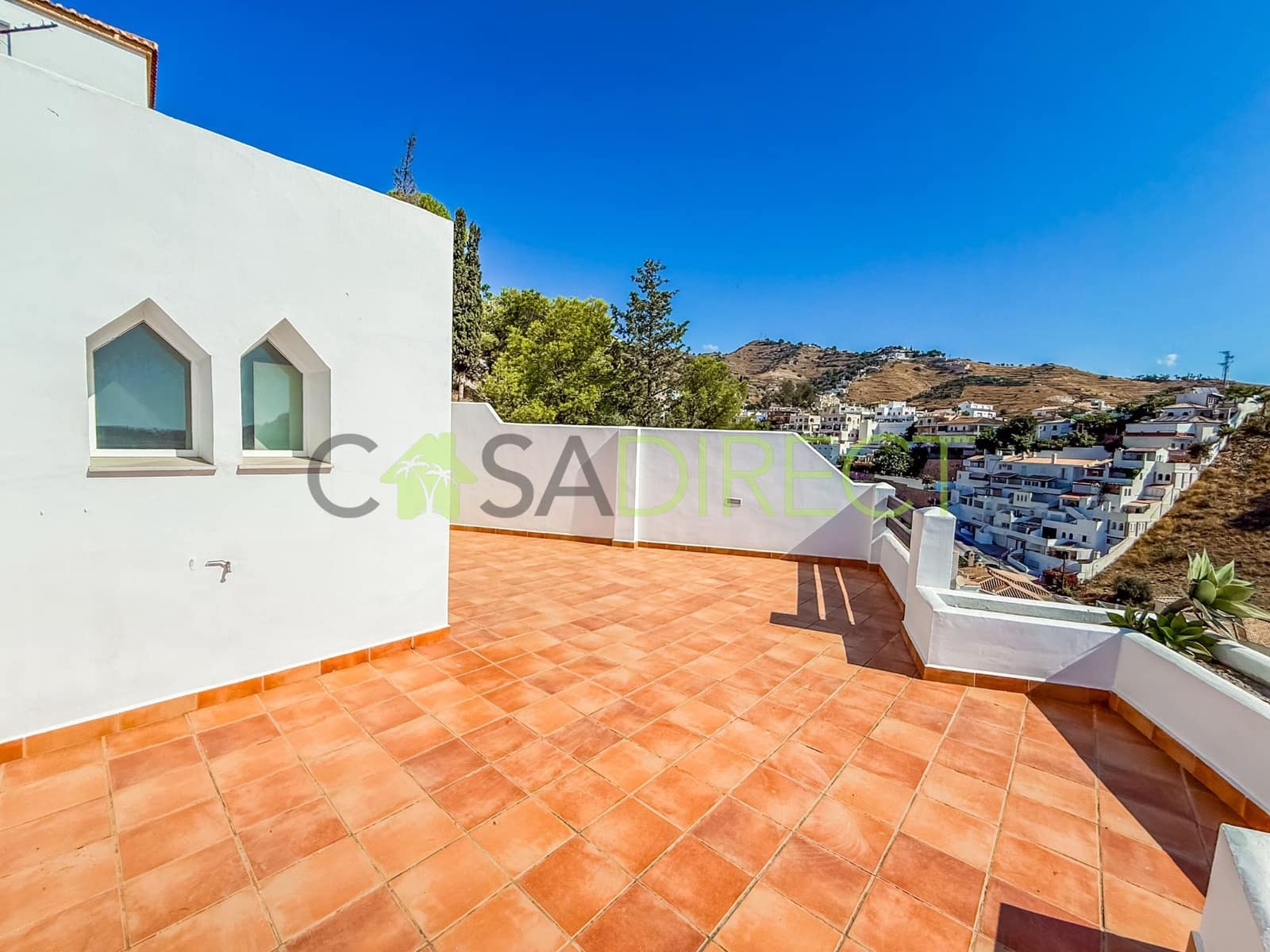 3 Zimmer Doppelhaus zu vermieten in Almunecar mit Garage - 1.800 € (Ref: 8982123)