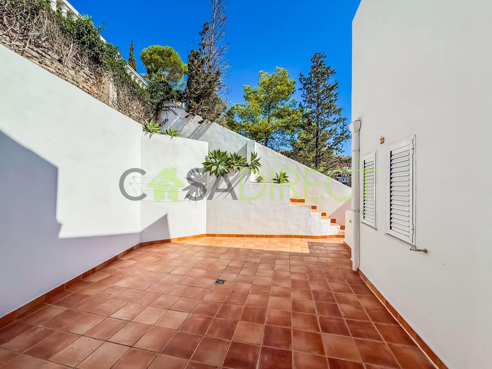 3 Zimmer Doppelhaus zu vermieten in Almunecar mit Garage - 1.800 € (Ref: 8982123)