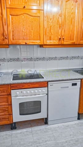 Penthouse de 2 chambres à louer à Almería ville avec garage - 700 € (Ref: 8985467)