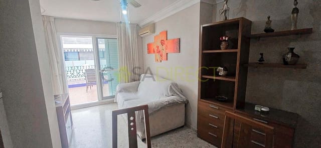 3 slaapkamer Flat te huur in Torre del Mar, Vélez-Málaga - € 1.140 (Ref: 8985468)