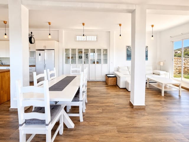 Finca/Maison de Campagne de 2 chambres à louer à Frigiliana - 1 200 € (Ref: 8990989)