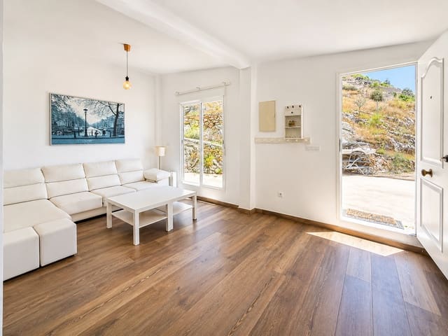 Finca/Maison de Campagne de 2 chambres à louer à Frigiliana - 1 200 € (Ref: 8990989)