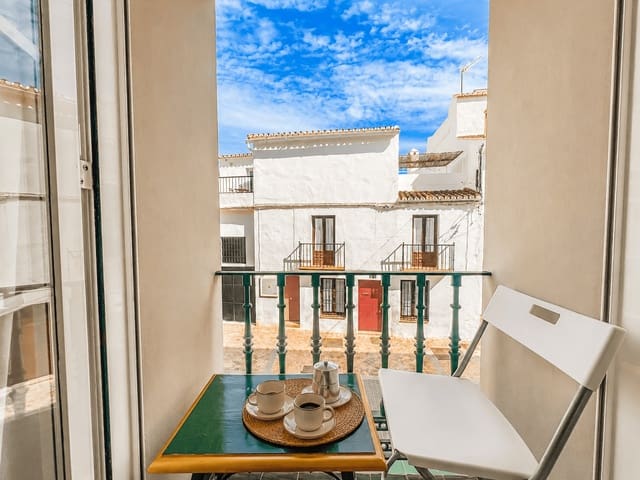 2 bedroom Apartment for rent in Nerja - € 1,320 (Ref: 9006772)