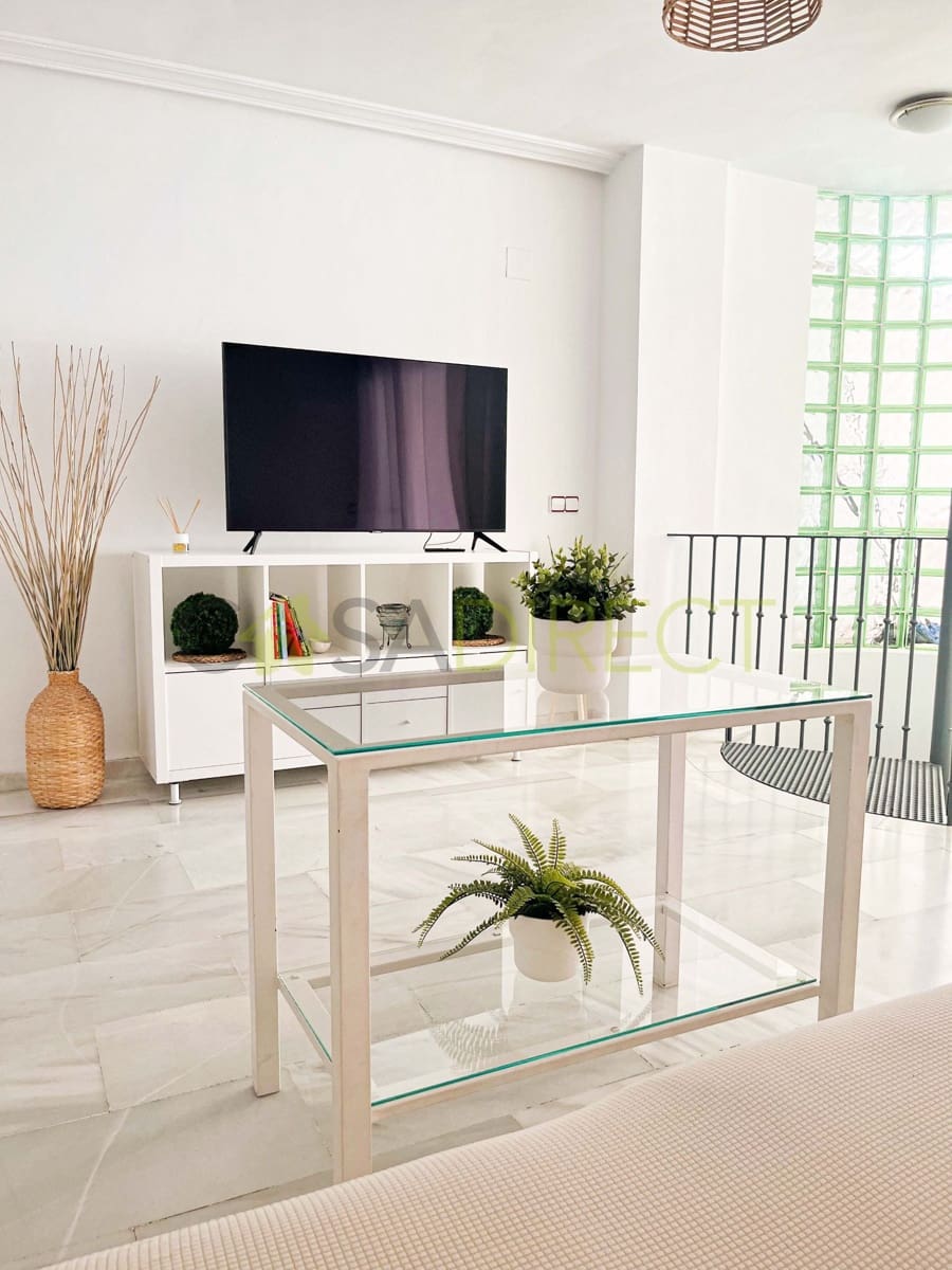 3 soveværelse Byhus til leje i Torremolinos med swimmingpool garage - € 1.680 (Ref: 9064956)