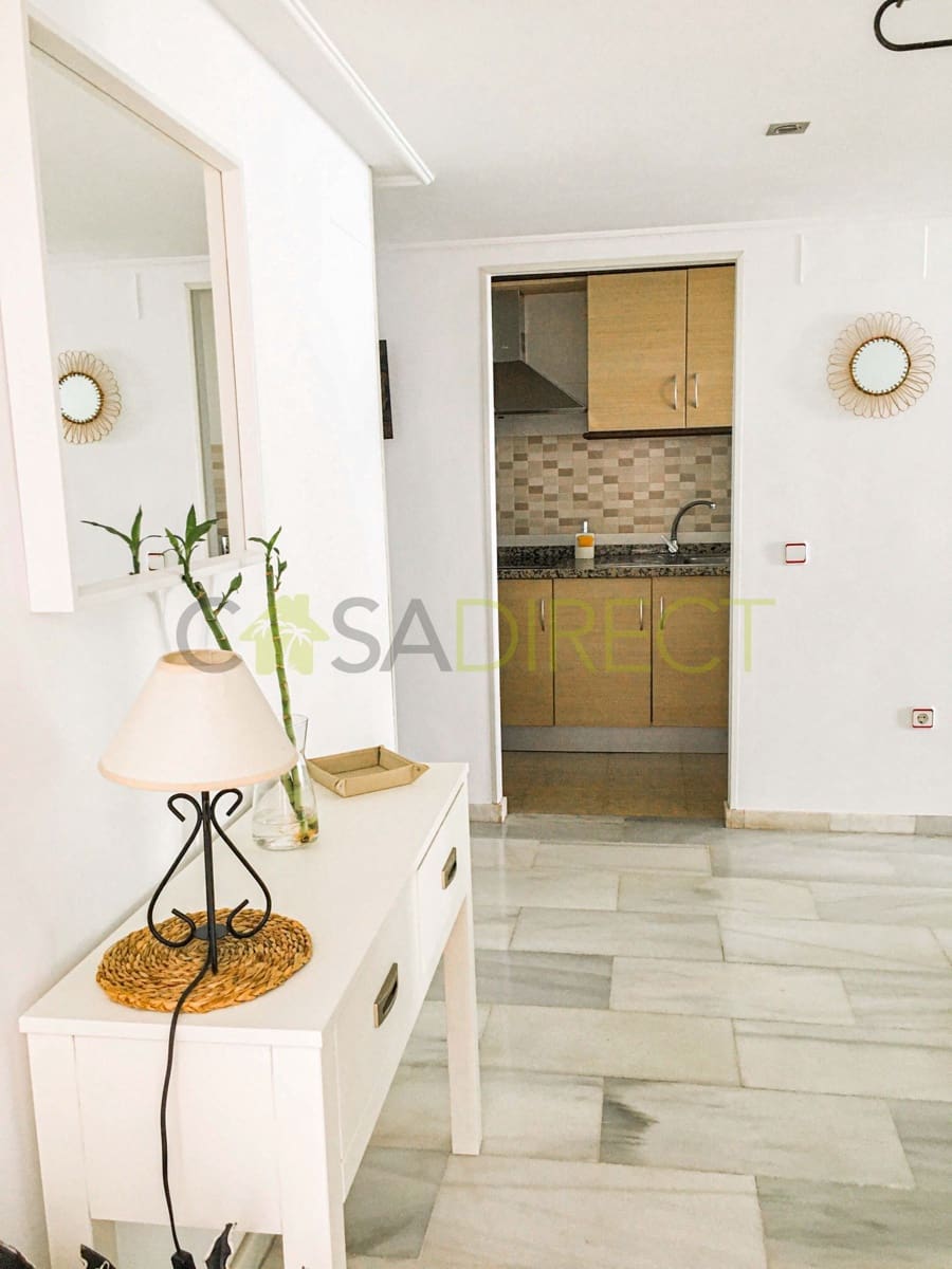 3 soveværelse Byhus til leje i Torremolinos med swimmingpool garage - € 1.680 (Ref: 9064956)