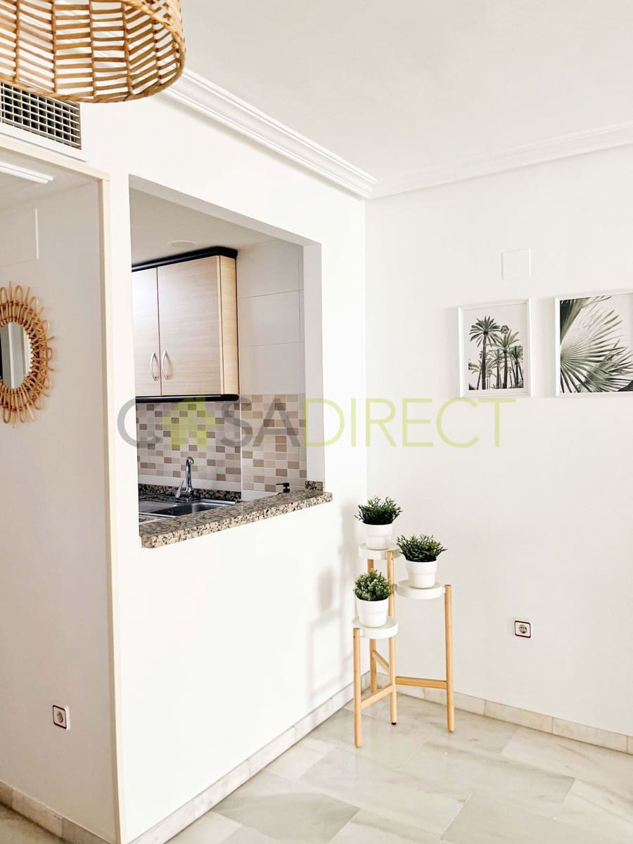 3 soveværelse Byhus til leje i Torremolinos med swimmingpool garage - € 1.680 (Ref: 9064956)