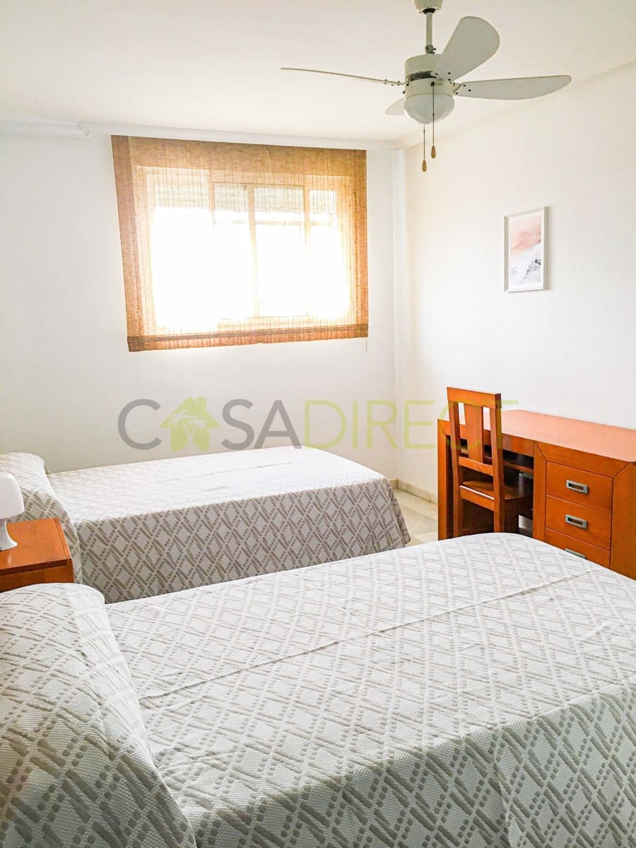 3 soveværelse Byhus til leje i Torremolinos med swimmingpool garage - € 1.680 (Ref: 9064956)