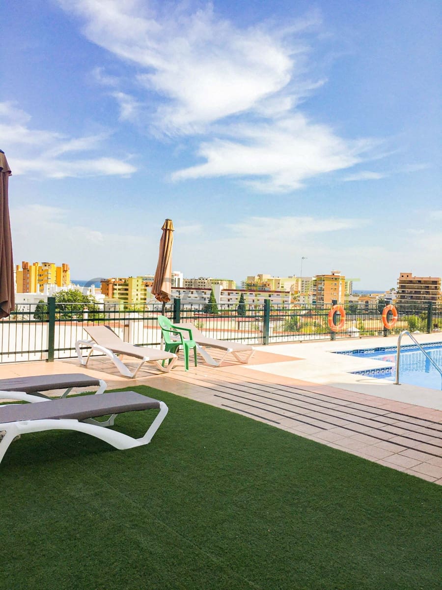 3 soveværelse Byhus til leje i Torremolinos med swimmingpool garage - € 1.680 (Ref: 9064956)