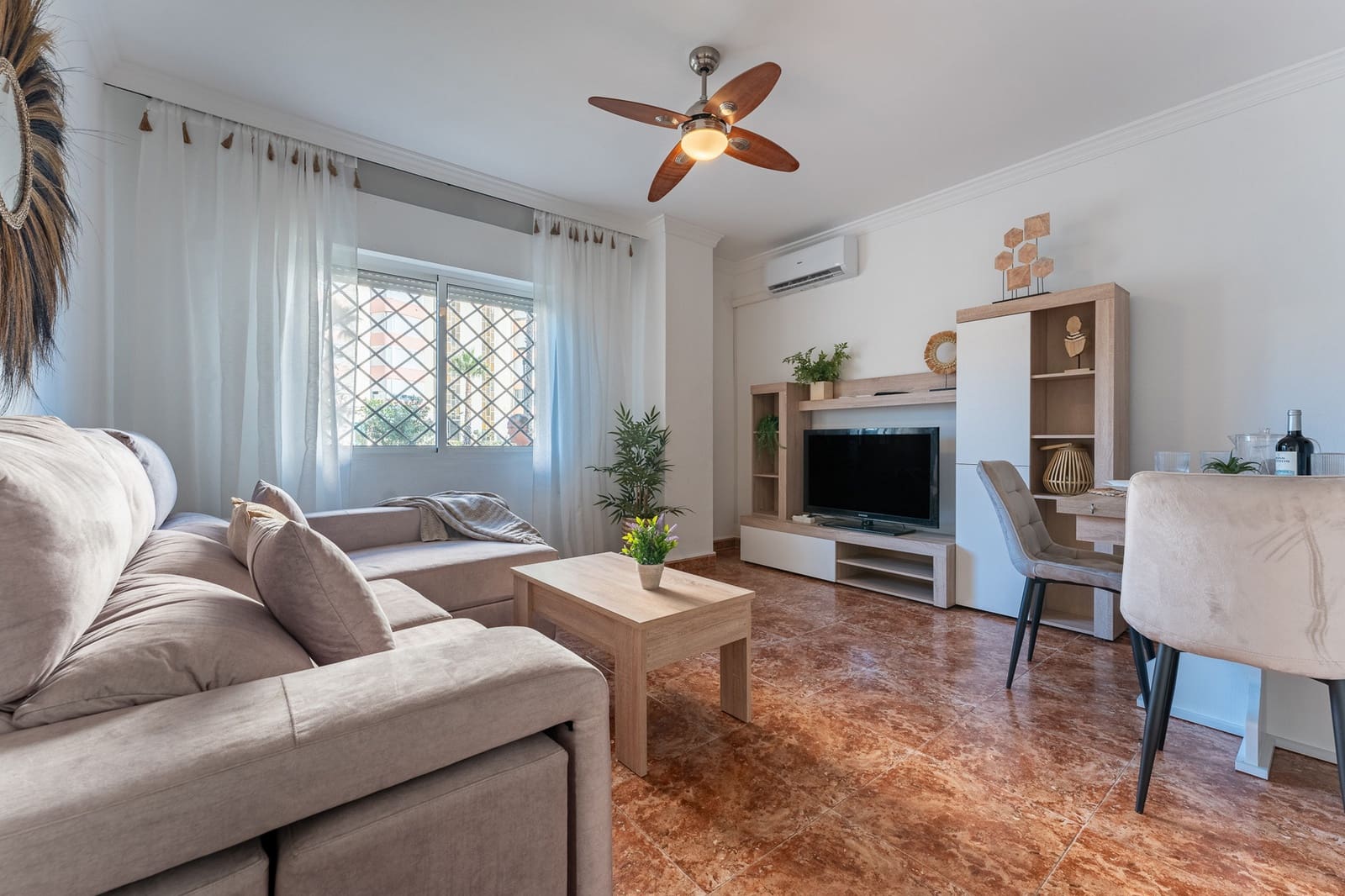 2 quarto Apartamento para arrendar em Torrox com piscina - 1 200 € (Ref: 9073159)