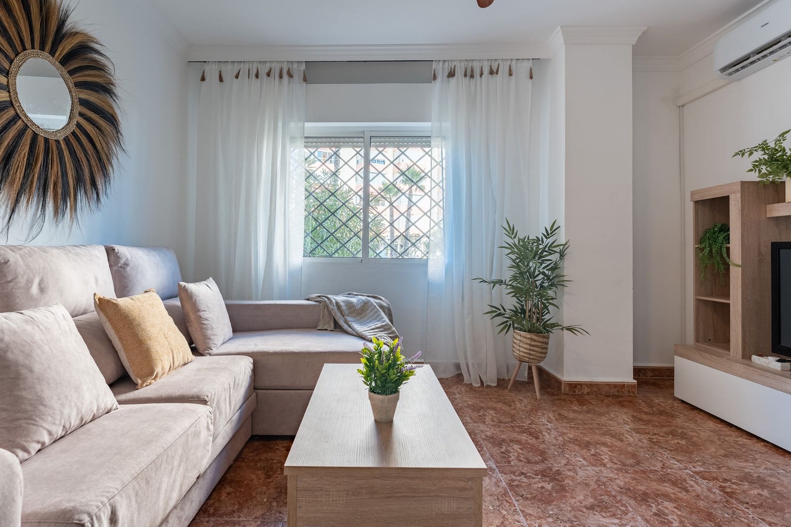 2 quarto Apartamento para arrendar em Torrox com piscina - 1 200 € (Ref: 9073159)