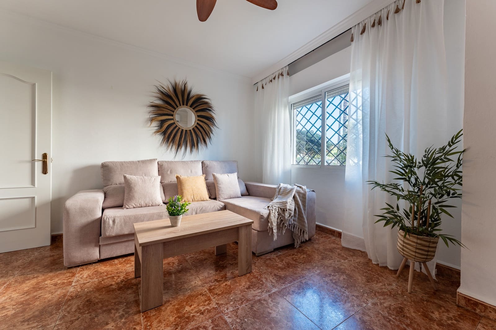 2 quarto Apartamento para arrendar em Torrox com piscina - 1 200 € (Ref: 9073159)