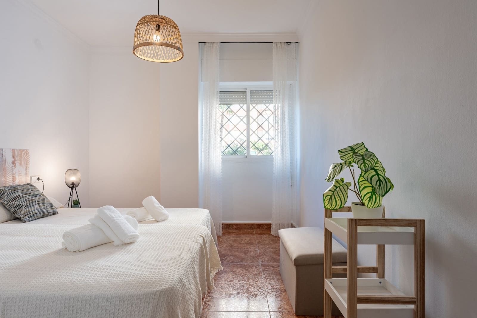 2 quarto Apartamento para arrendar em Torrox com piscina - 1 200 € (Ref: 9073159)