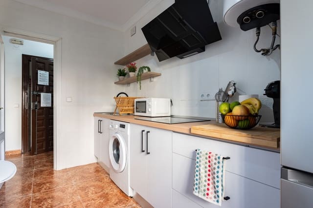 2 soverom Leilighet til leie i Torrox med svømmebasseng - € 1 200 (Ref: 9073159)