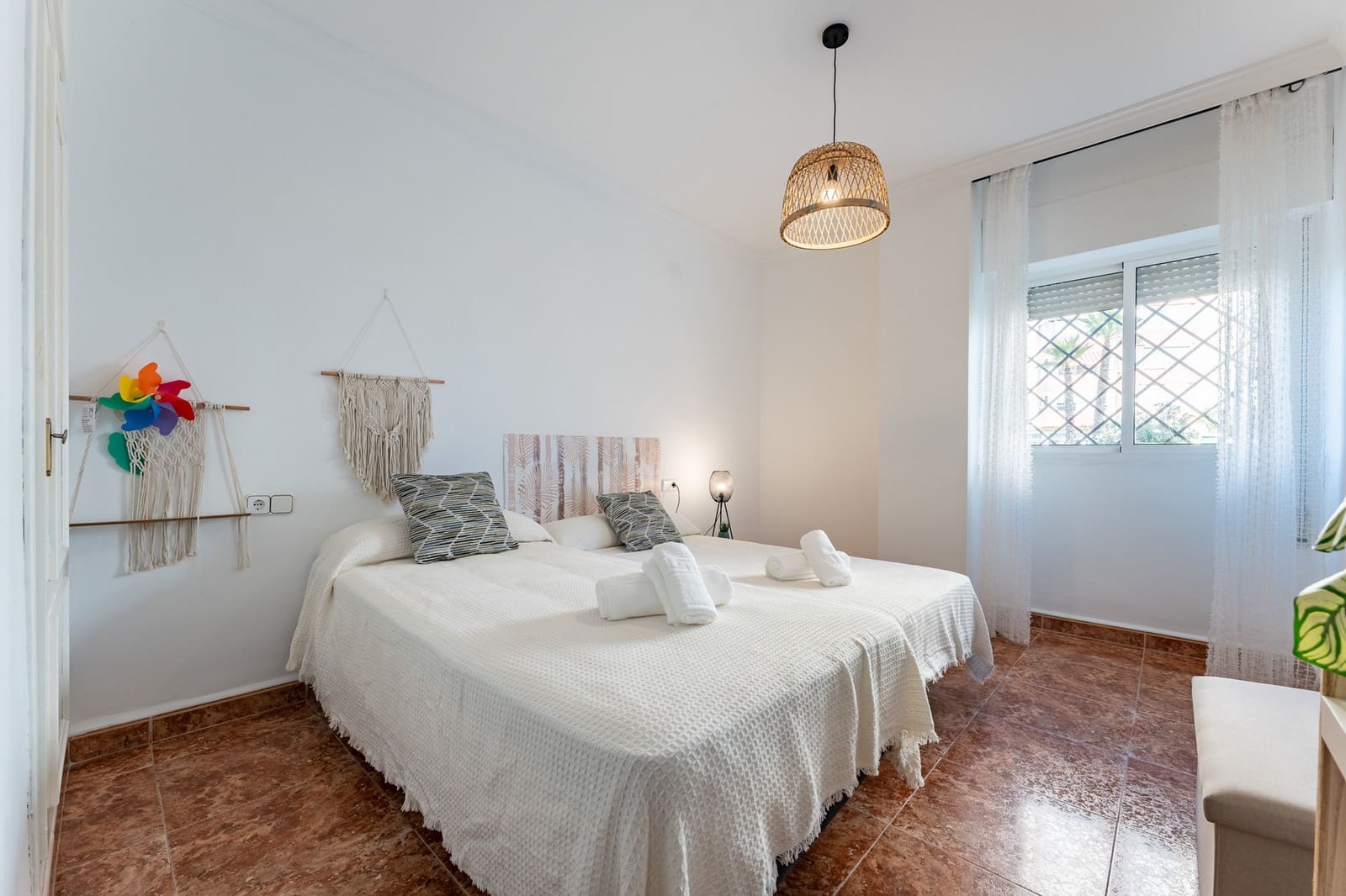 2 quarto Apartamento para arrendar em Torrox com piscina - 1 200 € (Ref: 9073159)