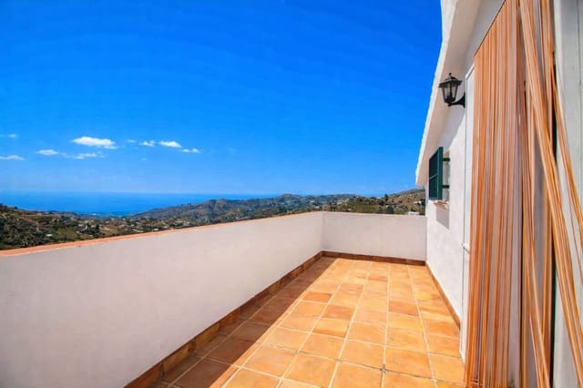 3 makuuhuone Huvila vuokrattavana paikassa Frigiliana mukana uima-altaan 
autotalli - 1 320 € (Ref: 9074861)