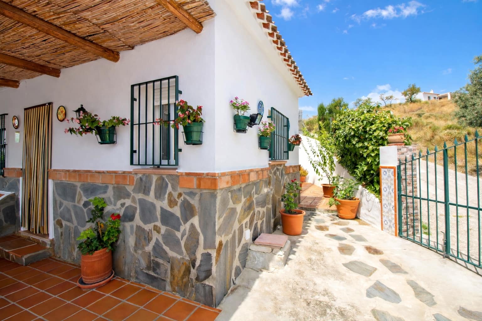 3 makuuhuone Huvila vuokrattavana paikassa Frigiliana mukana uima-altaan 
autotalli - 1 320 € (Ref: 9074861)