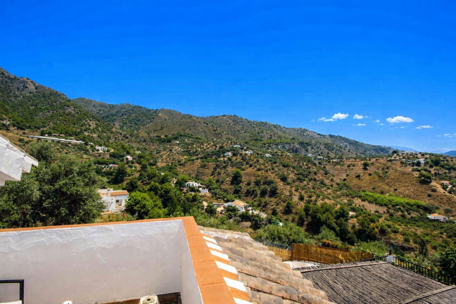 3 makuuhuone Huvila vuokrattavana paikassa Frigiliana mukana uima-altaan 
autotalli - 1 320 € (Ref: 9074861)