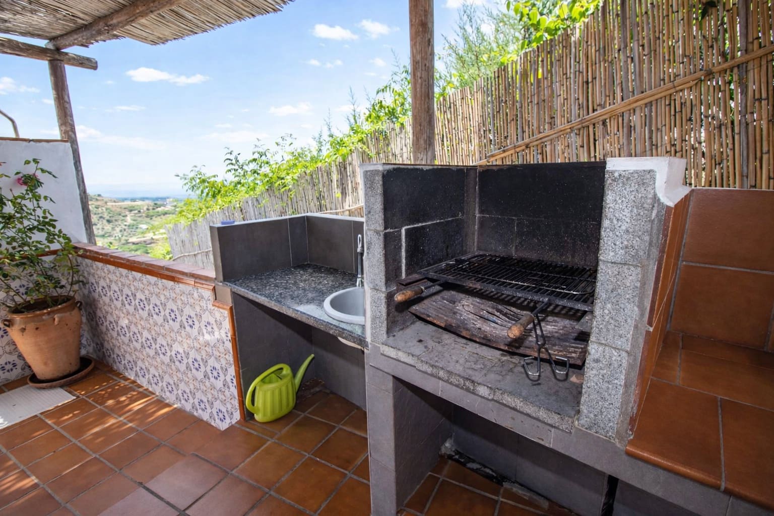 3 makuuhuone Huvila vuokrattavana paikassa Frigiliana mukana uima-altaan 
autotalli - 1 320 € (Ref: 9074861)